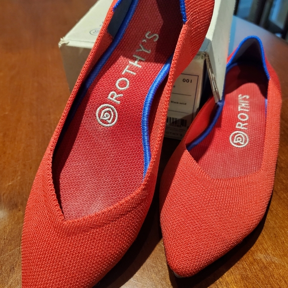 Rothys Red Point Flats size 8 EUC - Picture 2 of 11